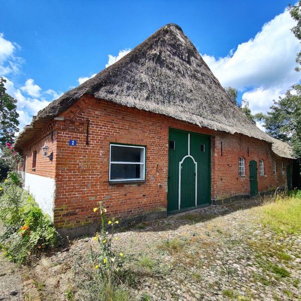 Provisionsfrei* Denkmalgeschütztes Reetdachhaus von 1865 - großes Grundstück & Ausbaupotenzial